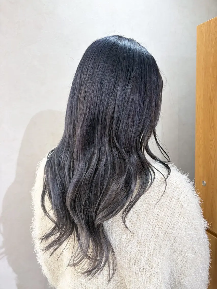 ロング アッシュ アッシュグレー ヘアカラー 🌻似合わせ×透明感 🫧みれい🧸のヘアスタイル