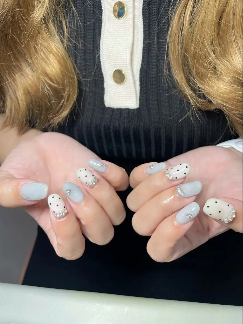ネイル LAVISH 大和店 emi･:*+のネイルデザイン