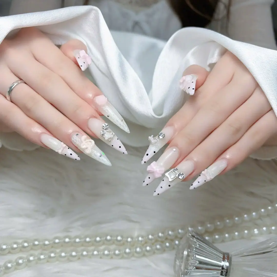 ネイル アートネイル ジェルネイル キラキラネイル 韓国ネイル ロングネイル ハンドネイル Nova Nailのネイルデザイン