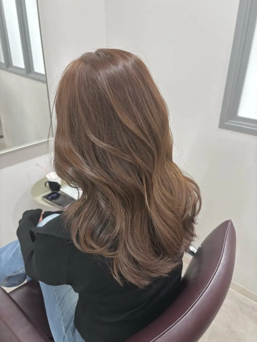 セミロング カラー 渋谷|透明感カラー 🫧🤍|rinaのヘアスタイル