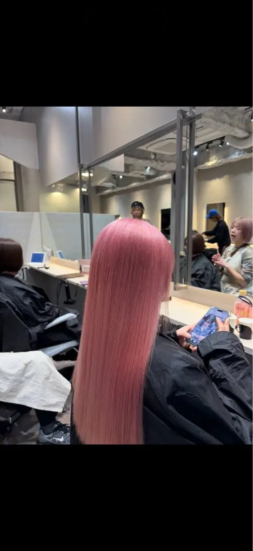 ロング カット ヘアカラー 江田 衣折のヘアスタイル