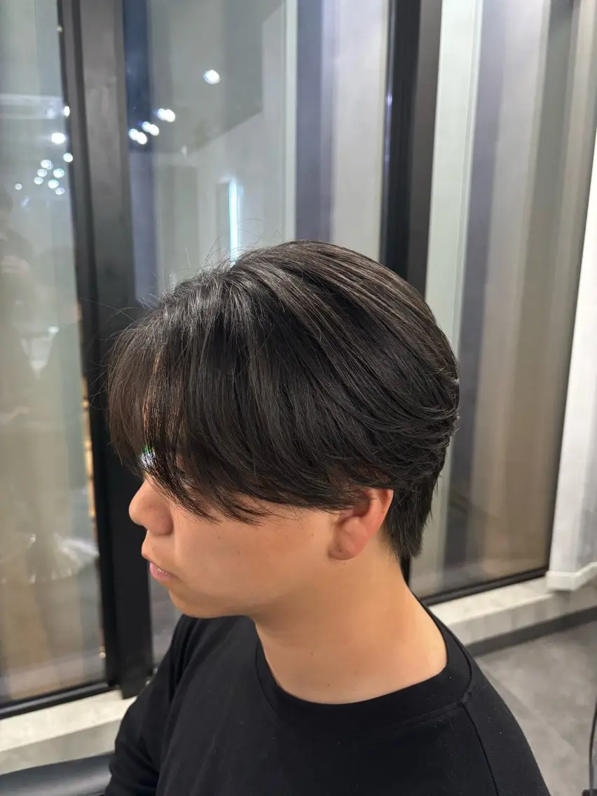 ショート レイヤーカット 山下 新士のヘアスタイル