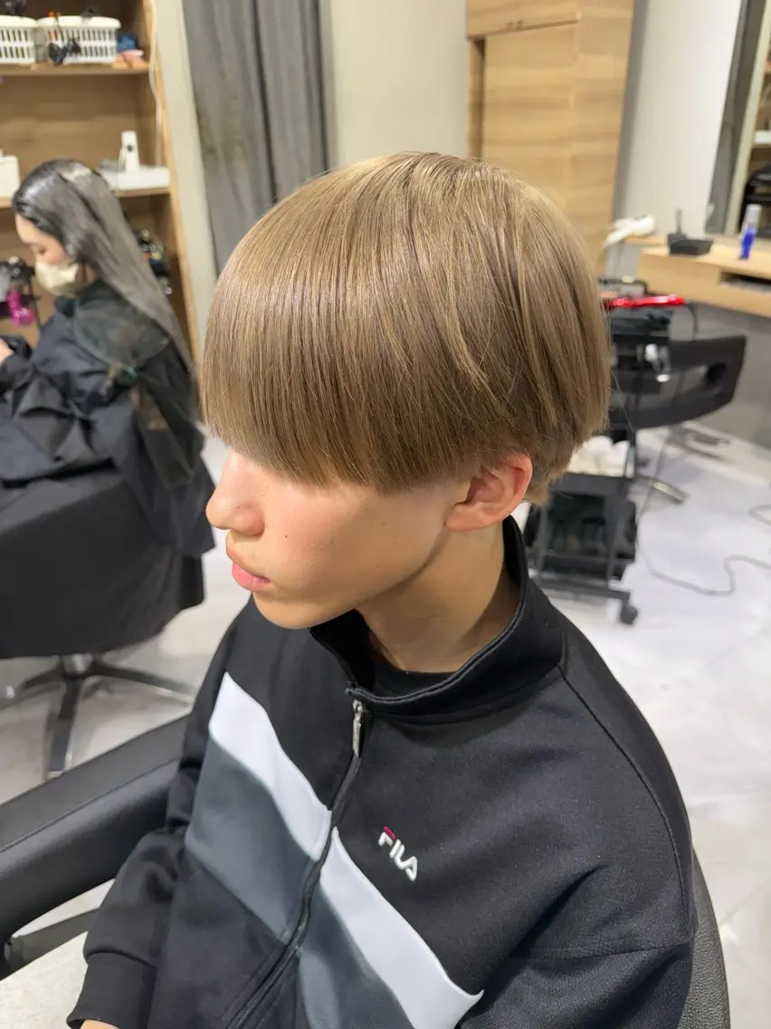 ショート カラー メンズ ベージュカラー ミルクティーベージュ ヘアカラー トリートメント 🌻メンズカット 落合諒🌻のヘアスタイル