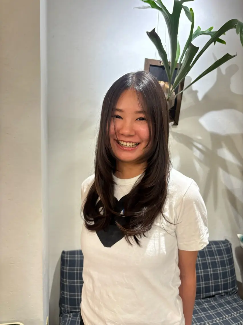 ロング 大崎 凜のヘアスタイル