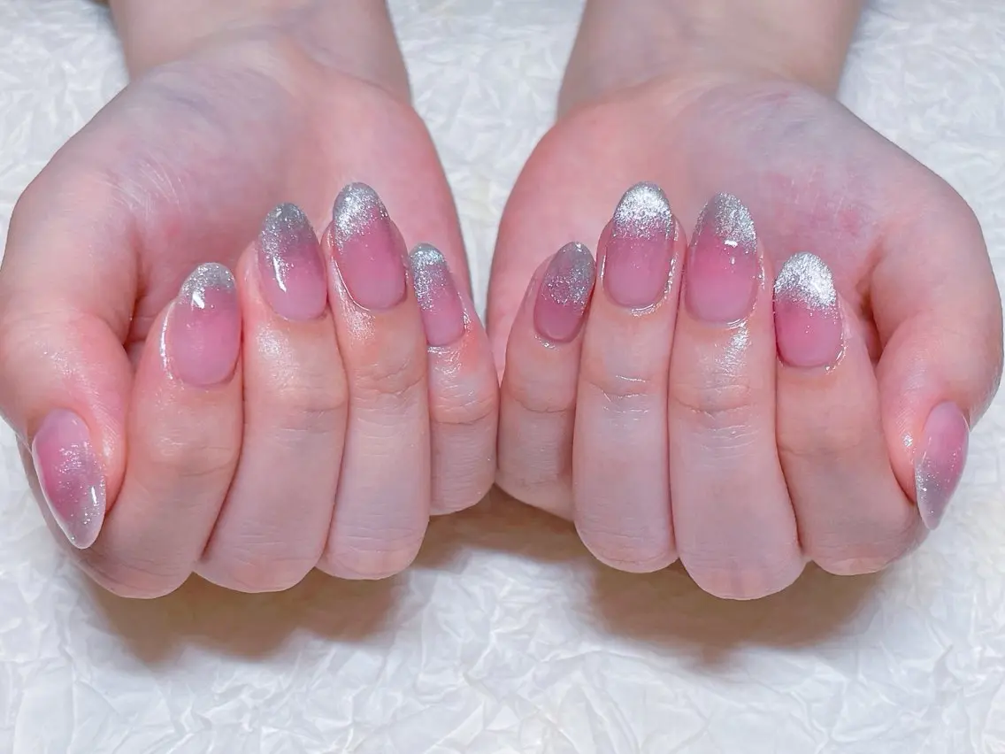 ネイル アートネイル チークネイル ジェルネイル グラデーション マグネットネイル ハンドネイル ハンドケア 💫ゆか_ Nailartistのネイルデザイン