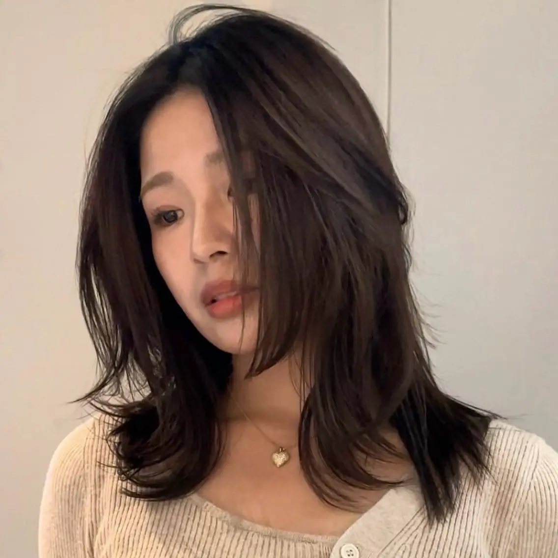 ミディアム 出仙 拓巳のヘアスタイル