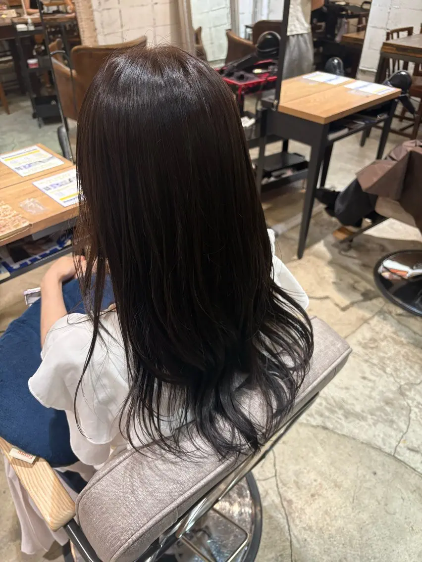 カラー ミツエダ チヒロのヘアスタイル