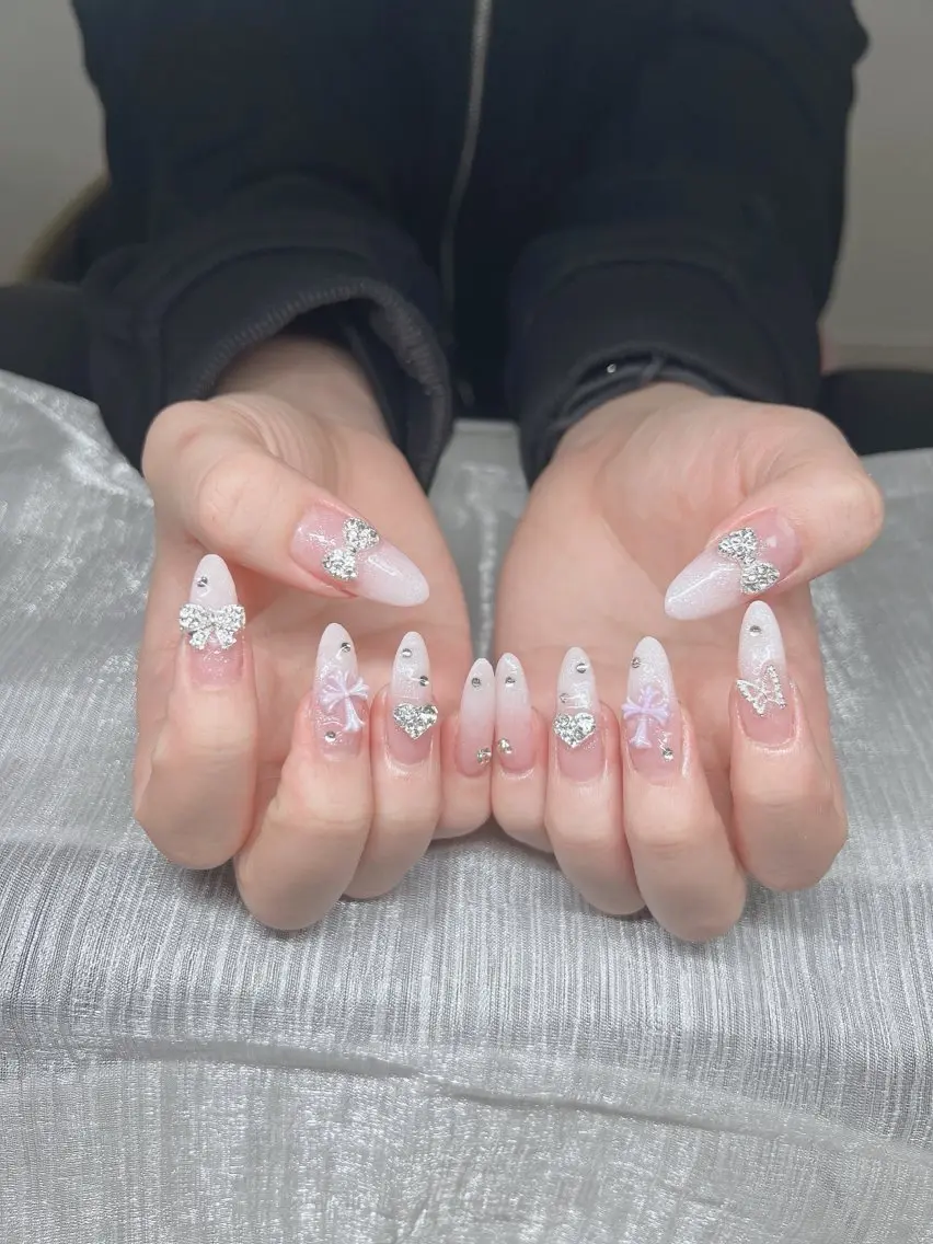 ネイル 長さ出し グラデーション 卒業式 キラキラネイル マグネットネイル Lee Nails チップ長さだし専門店のネイルデザイン