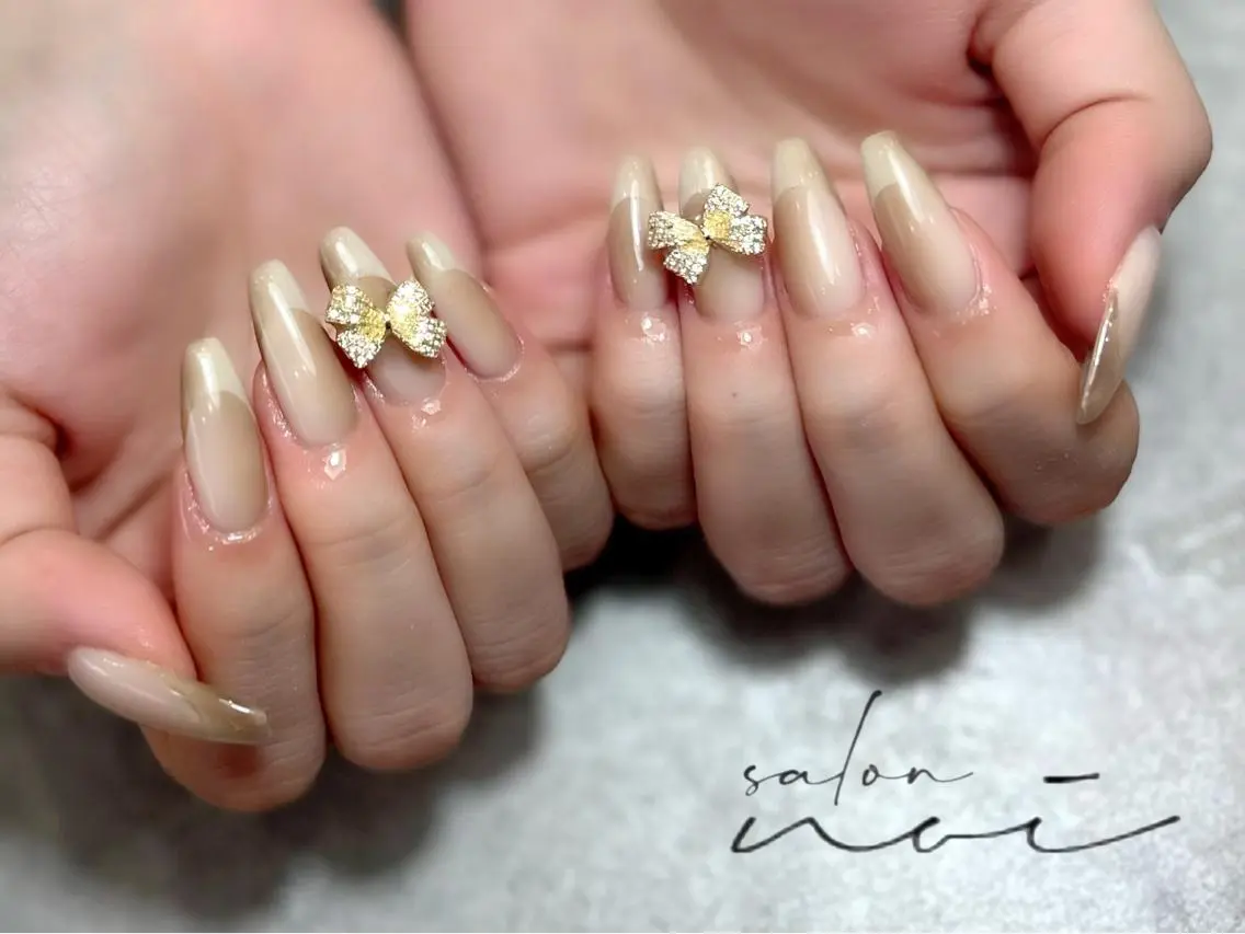 ネイル フレンチネイル オンブレフレンチ ハンドネイル salon noiのネイルデザイン