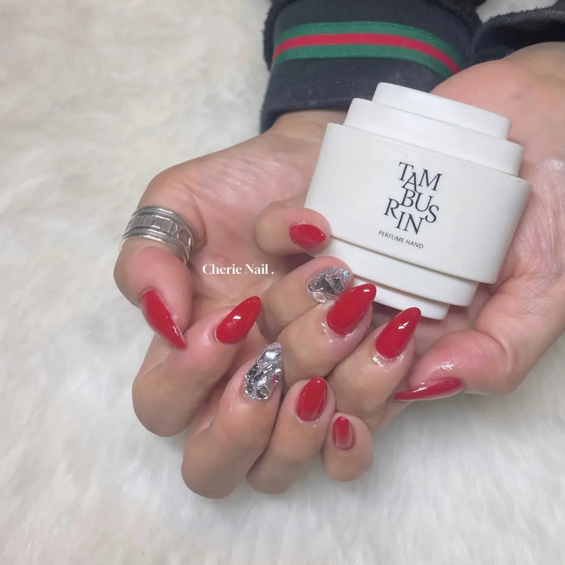 ネイル 赤色 Cherie Nailのネイルデザイン