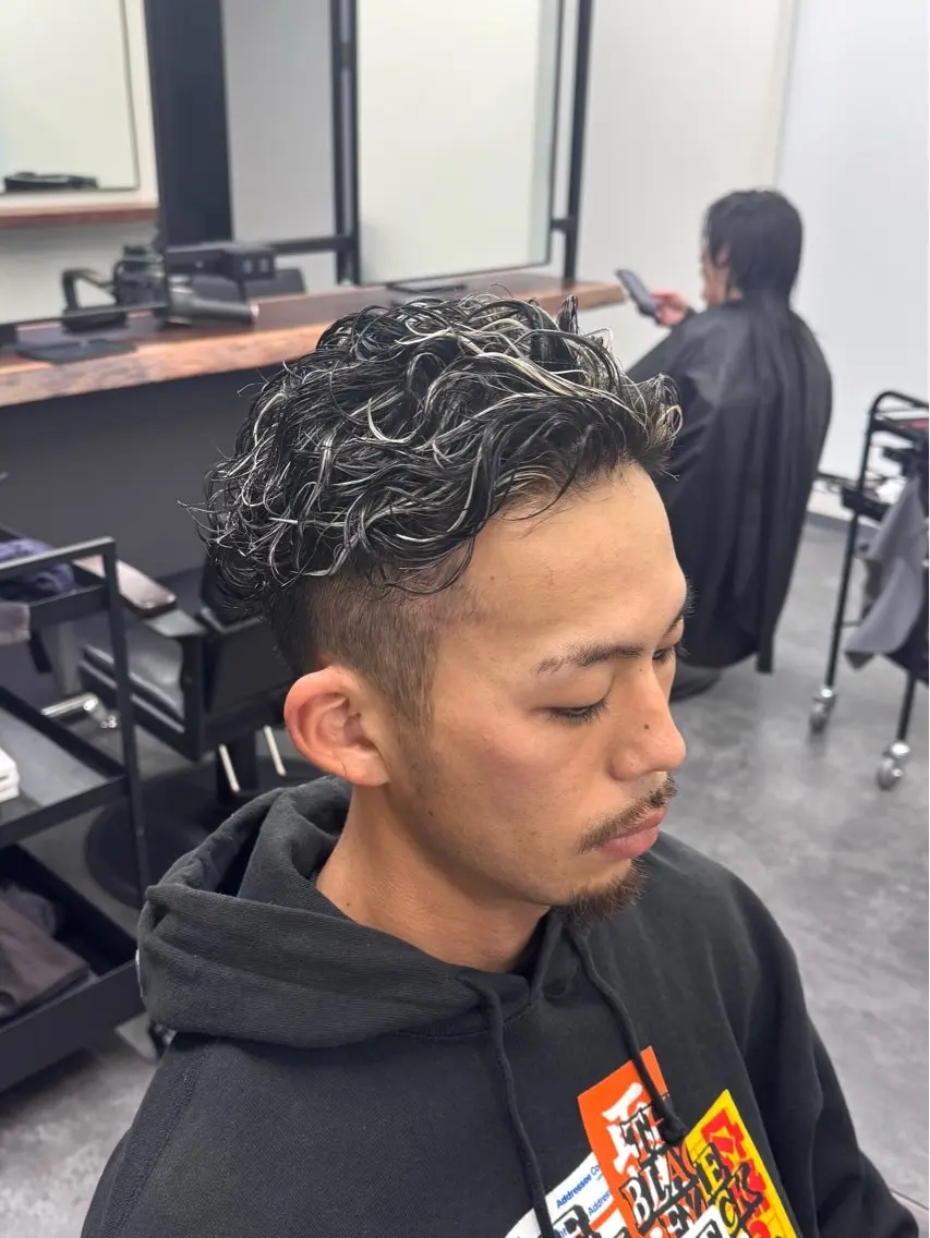 カラー パーマ メンズ メンズメッシュ メンズパーマ メッシュ カット ヘアカラー パーマ 柏メンズカットパーマ NO.1タイチのヘアスタイル