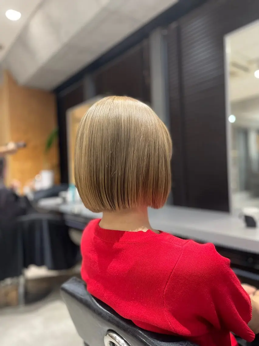 ショート カラー ヘアカラー トリートメント オガワ カエデ🦋のヘアスタイル