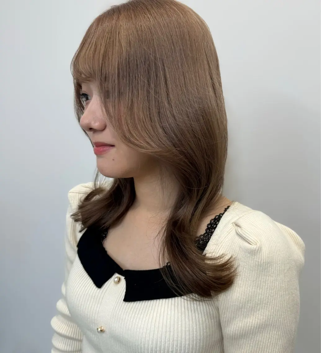 セミロング くびれヘア レイヤーカット 韓国風レイヤーカット グレージュ/大希のヘアスタイル