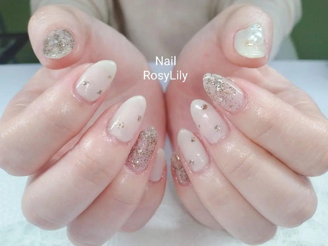 ネイル 持ち込み オフィスネイル ホワイト プライベートサロン Rosy Lilyのネイルデザイン