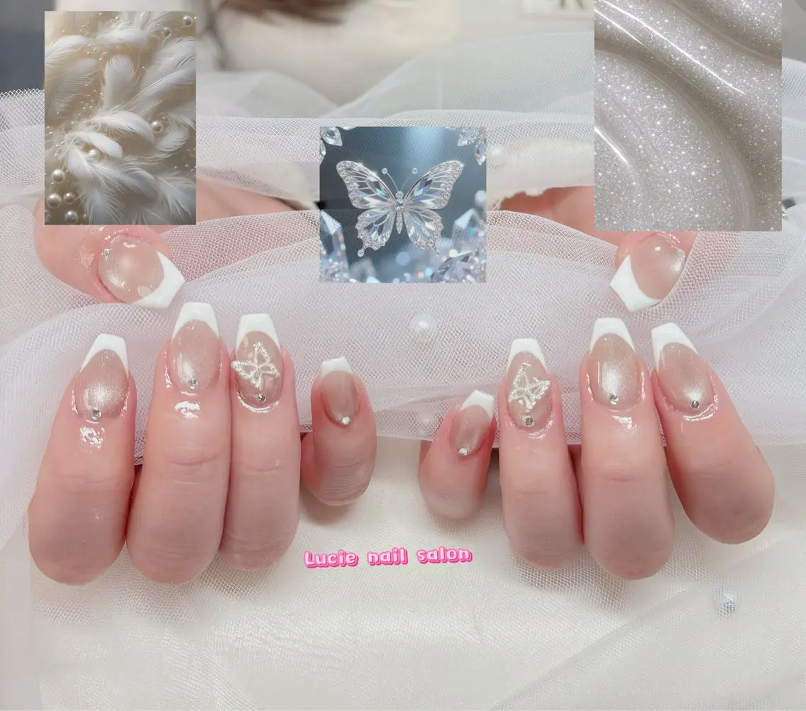 🎀長さ出しチップ10本＋フレンチ＋10個小さいストーンor2パッツ🎀の写真