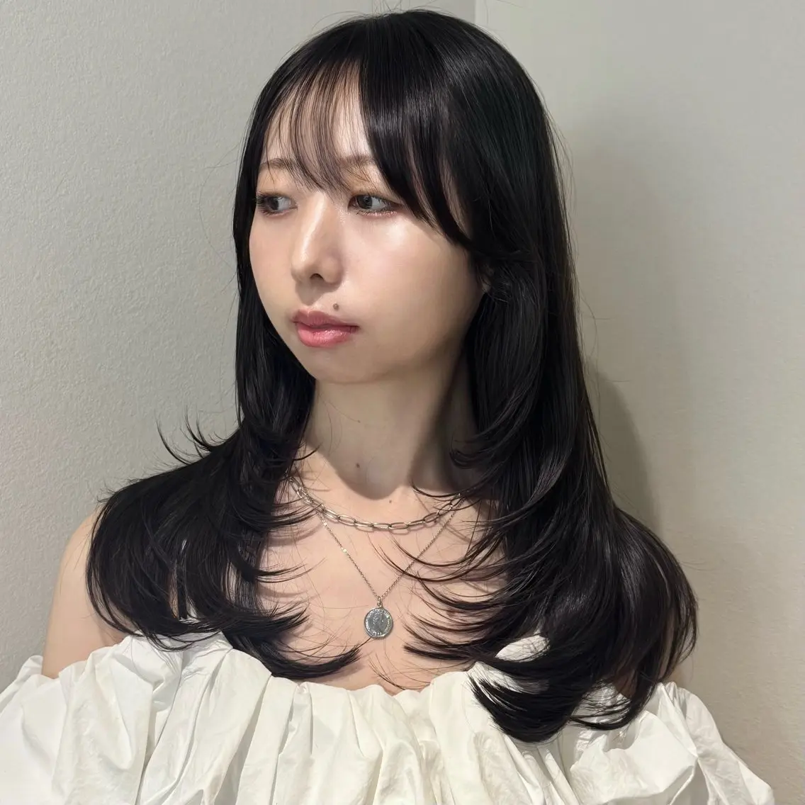 セミロング ヘアアレンジ 韓国風ヘア レイヤーカット 韓国ヘア/レイヤー 顔周りカット/ユキナのヘアスタイル