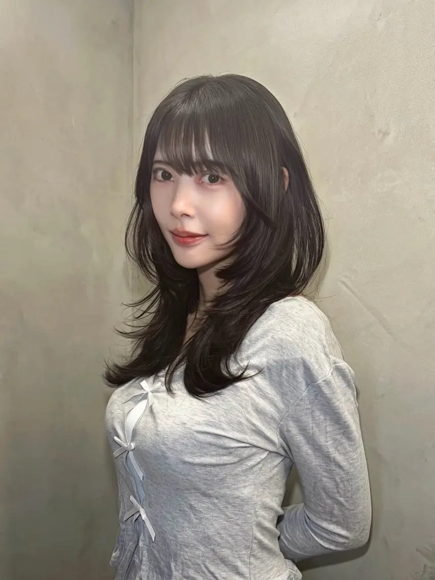 ミディアム カット ヘアカラー トリートメント 韓国レイヤー 🤎🦋Harisのヘアスタイル