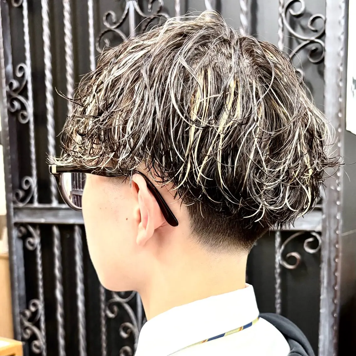 ミディアム カラー パーマ メンズ カット ヘアカラー パーマ 💈直毛×ツイスパの プロ🥷清水のヘアスタイル