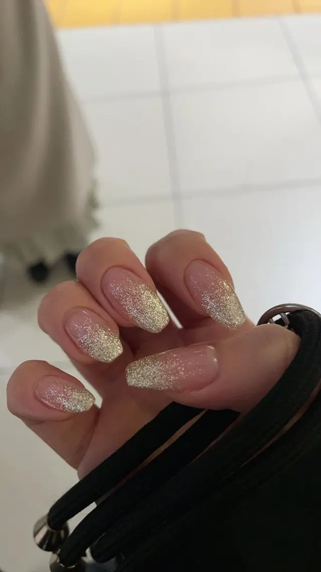 ネイル グラデーション ラメ(グリッター) ラメグラデーション Rin🫧Zina nail浦安のネイルデザイン