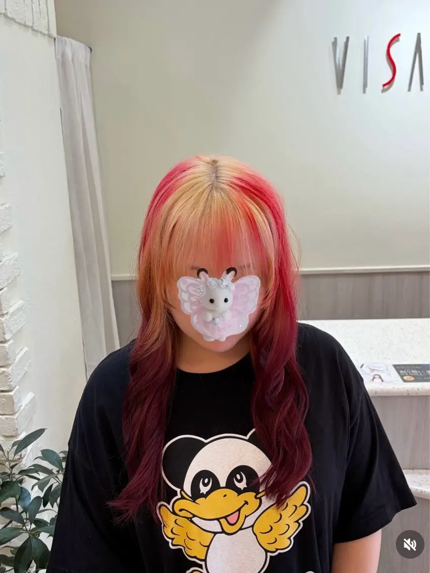 【 平日限定 】ブリーチ(根元リタッチ)+ デザインカラー🎶の写真