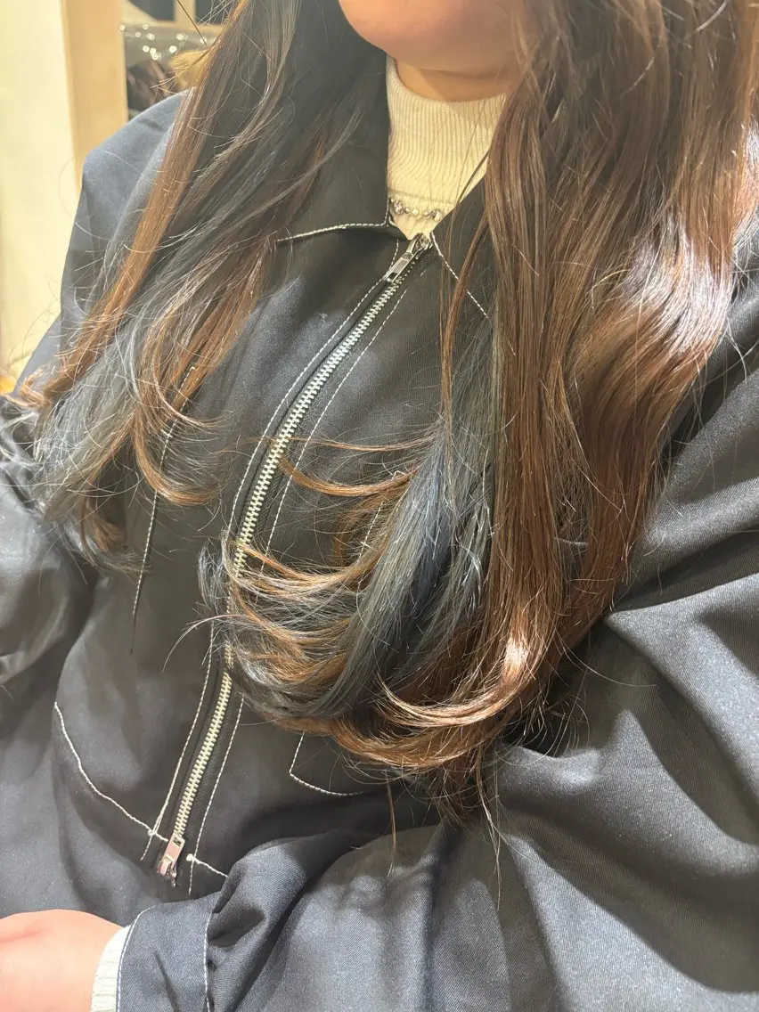 ロング カット ヘアカラー 艶カラー🫧 推しカラー🧸楽歌のヘアスタイル