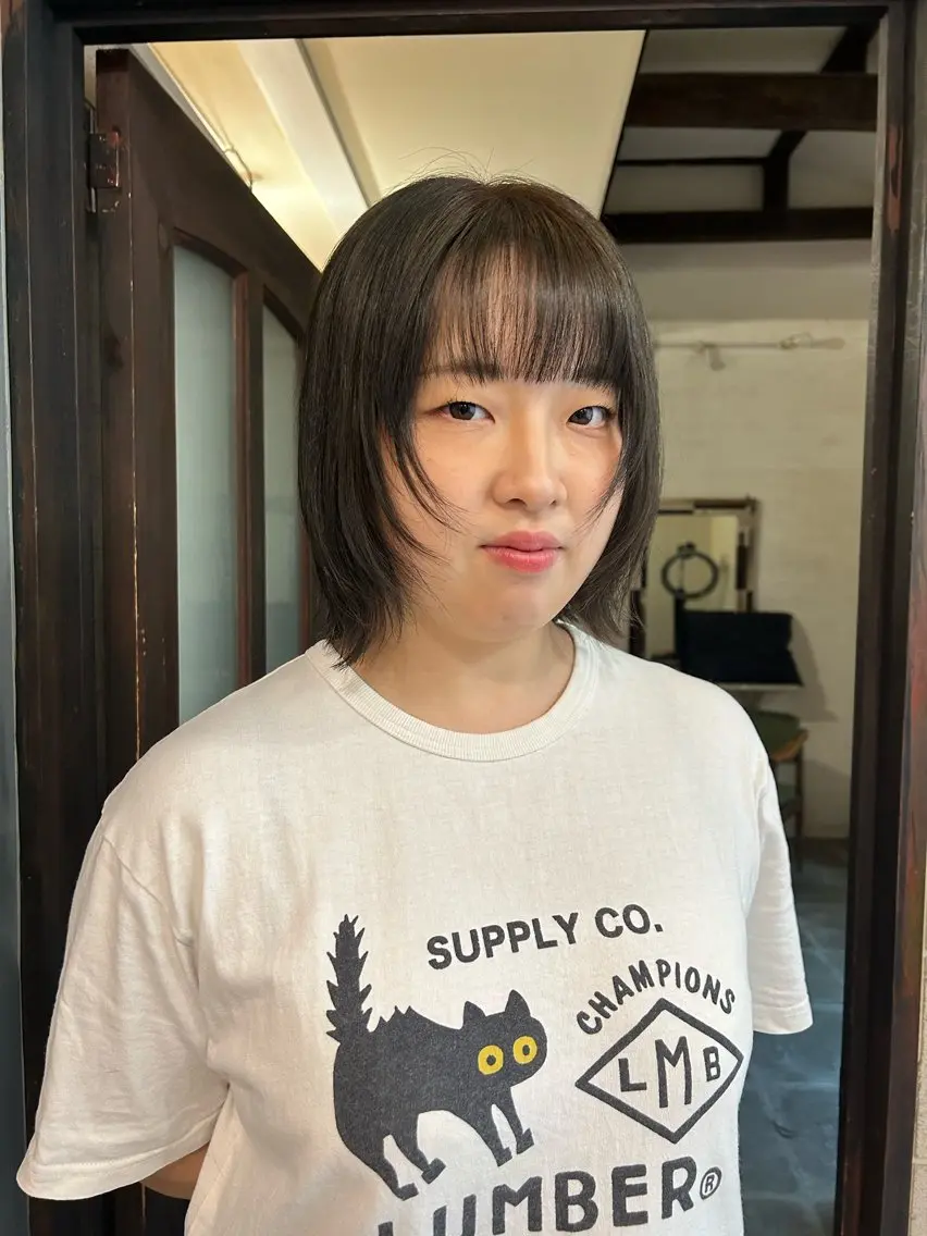 ミディアム 顔周りカット レイヤーカット 小顔カット ウルフカット カット ヘアカラー トリートメント カリン/ ザクザクレイヤー🪽のヘアスタイル