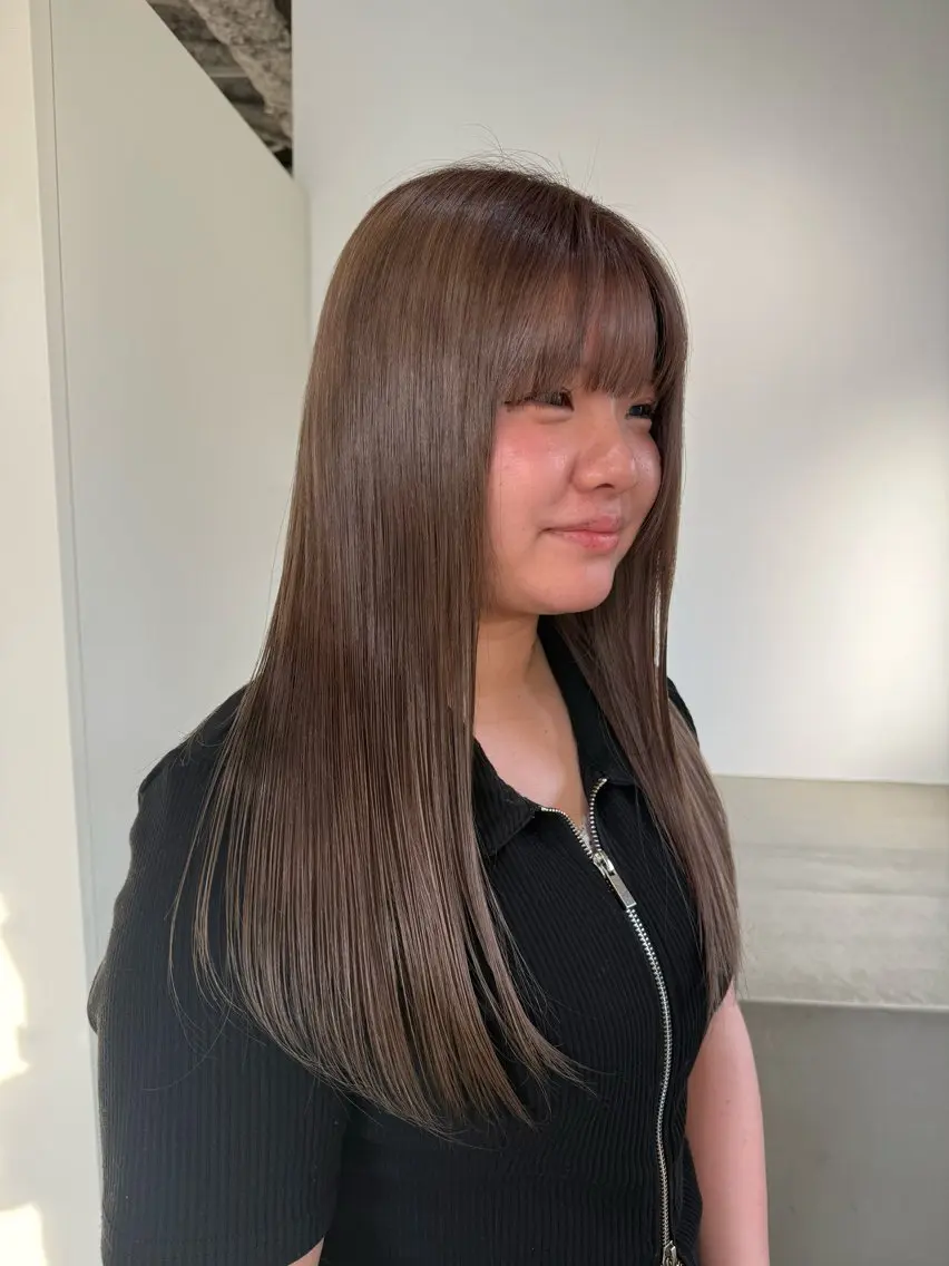 セミロング カラー グレージュ ミルクティーグレージュ ヘアカラー Miyu .のヘアスタイル