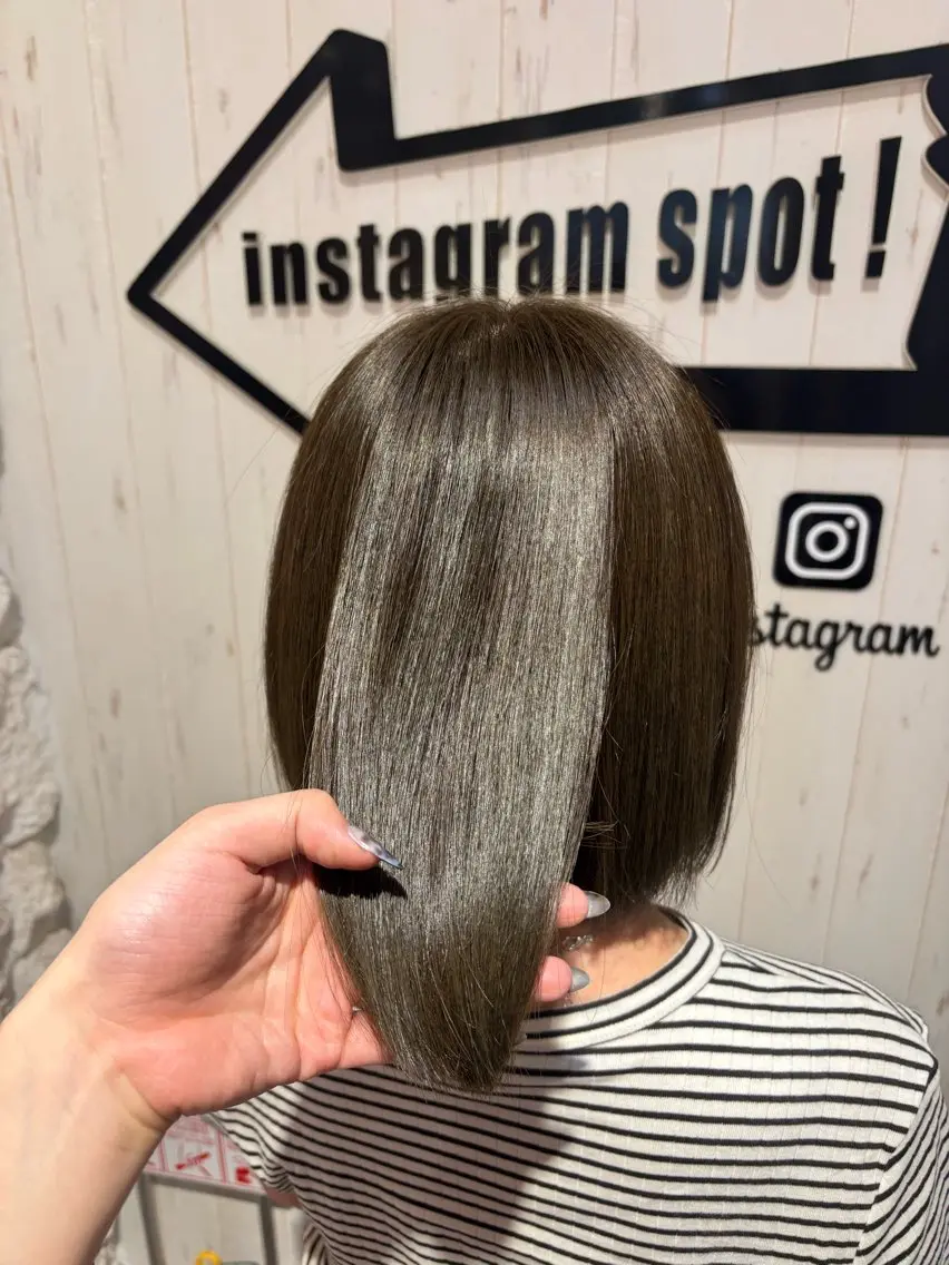 ショート カラー 透明感カラー グレージュ オリーブグレージュ オリーブグレー ヘアカラー Agu.hair / ミナミのヘアスタイル