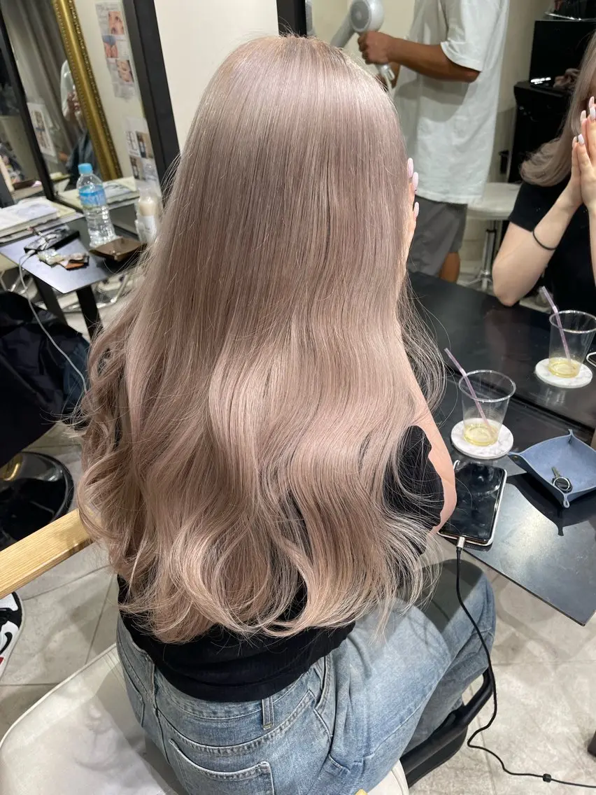 ロング カラー ブリーチ ケアカラー ダブルカラー ハイトーンカラー ヘアカラー ブリーチ🔥ベージュ /グレー/daikiのヘアスタイル