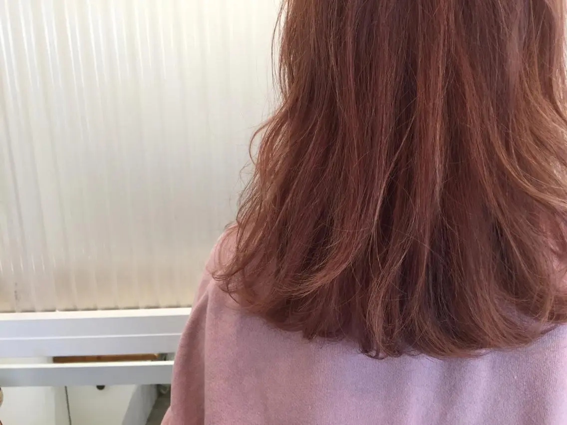 ブリーチなしのカラー + 超音波トリートメントショート ¥4400ミディアム ¥4950ロング ¥5500の写真
