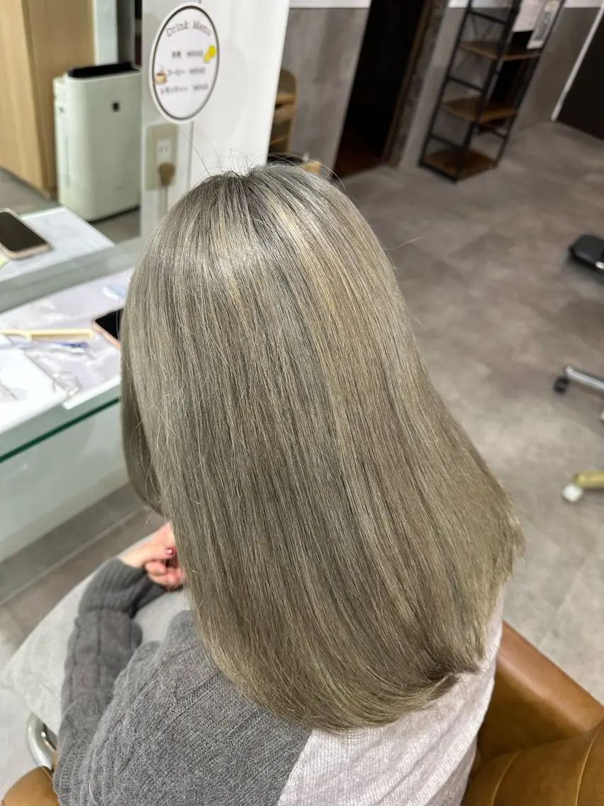ミディアム カラー ヘアカラー 我満 宏映のヘアスタイル