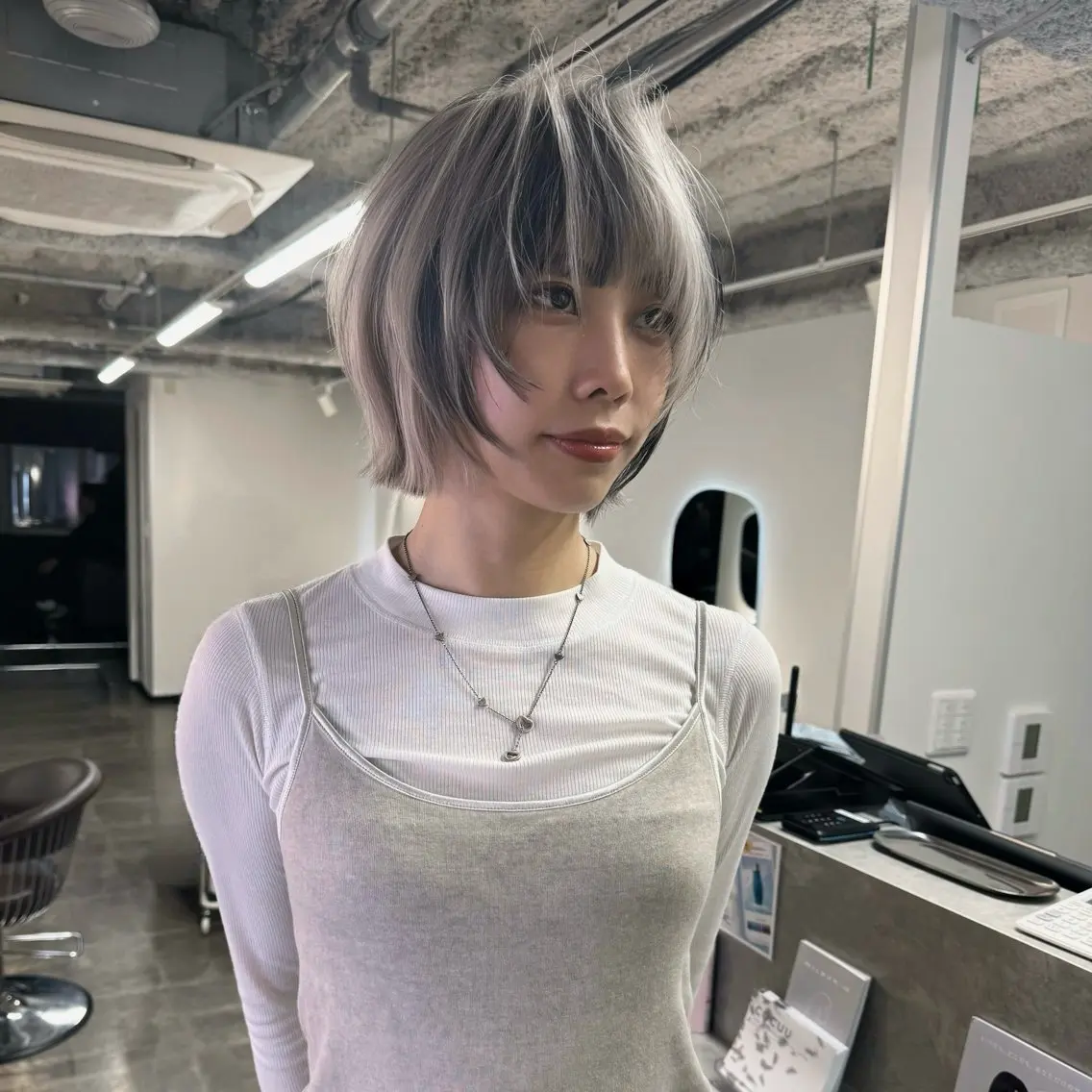 ショート カラー カット ヘアカラー トリートメント 新宿/髪質改善/ レイヤー/サカキのヘアスタイル