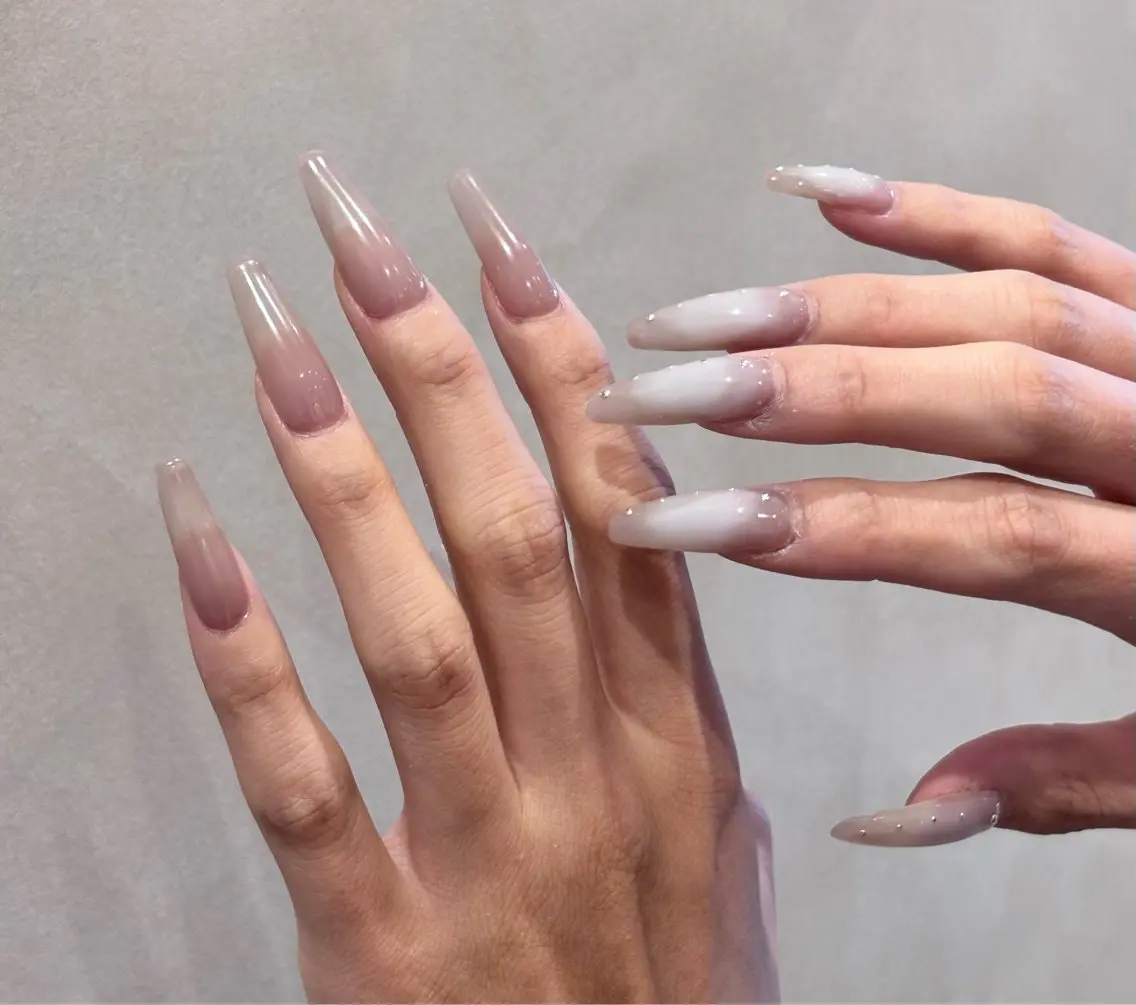 【練習モデル様募集】オフ無限定:チップ長さ出し10本:ワンカラーの写真
