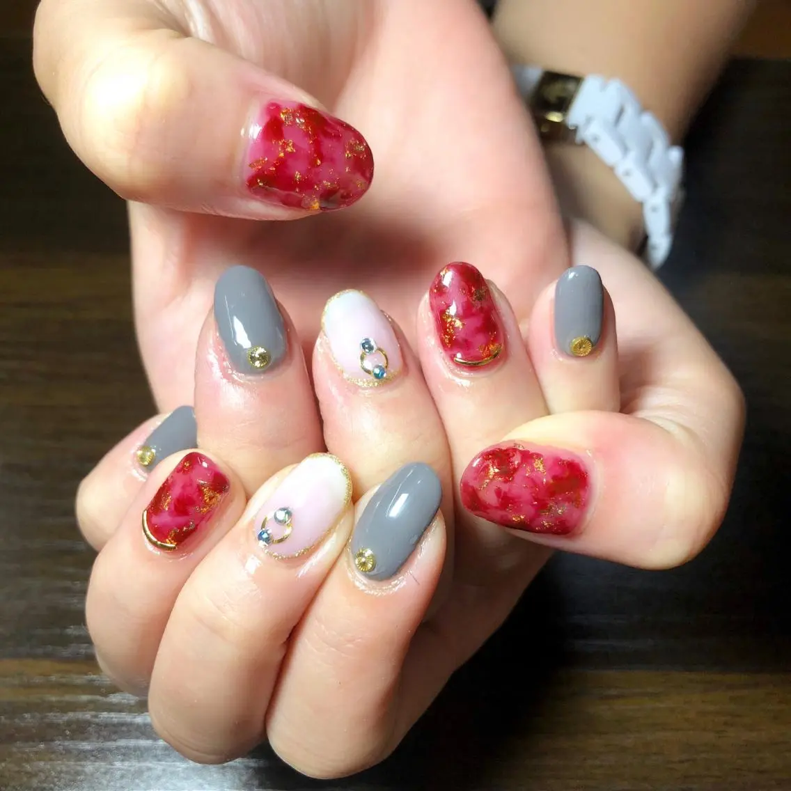 ネイル べっ甲ネイル 赤色 luana nailのネイルデザイン