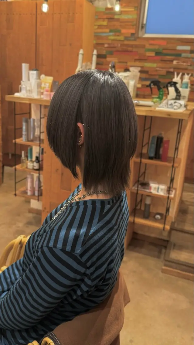 ミディアム カラー グレージュ ウルフカット カット ヘアカラー れい/デザインカラー /レイヤー/髪質改善のヘアスタイル