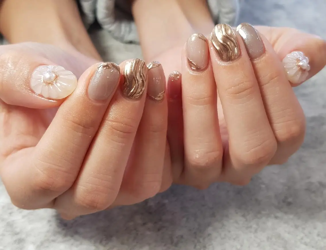 ミディアム ネイル アートネイル フラワーネイル 持ち込み ぷっくりネイル Fa.Stella ファステラ のネイルデザイン
