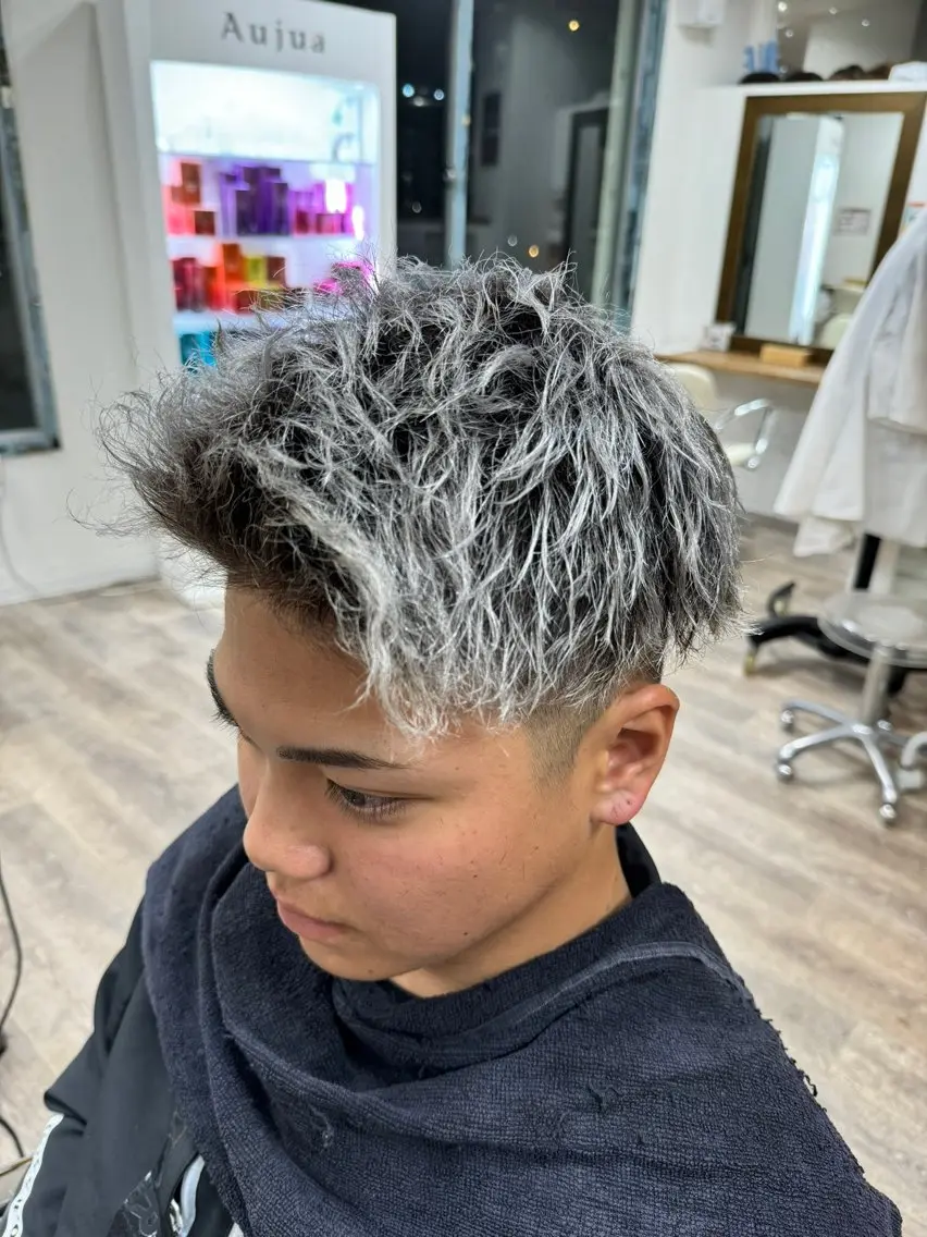 ショート カラー パーマ メンズ カット ヘアカラー hairs 897のヘアスタイル