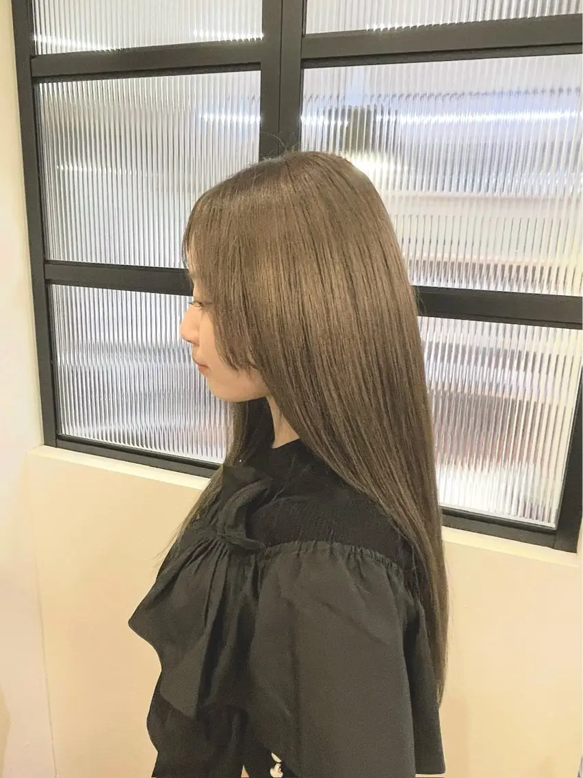ロング カラー ベージュカラー オリーブベージュ ヘアカラー こころ🎀 カラーモデル様募集中のヘアスタイル