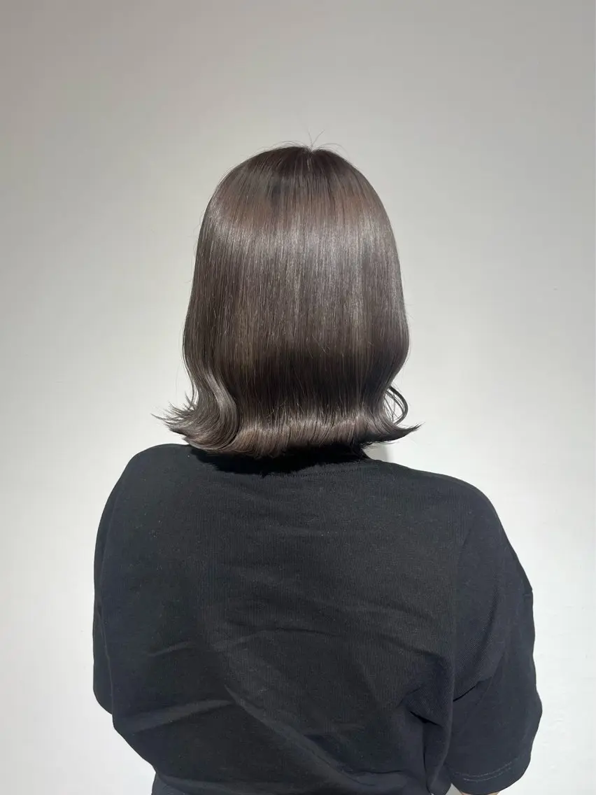 ミディアム アイスグレージュ allum SAKURAのヘアスタイル