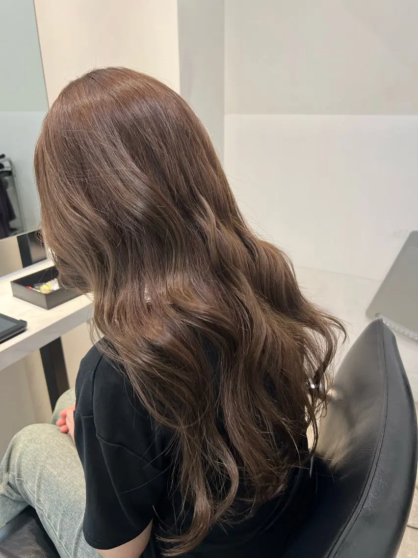 ロング カラー ベージュカラー ブラウンカラー 透明感カラー ピンクカラー カット ヘアカラー トリートメント ウルフレイヤーカット /チヒロのヘアスタイル