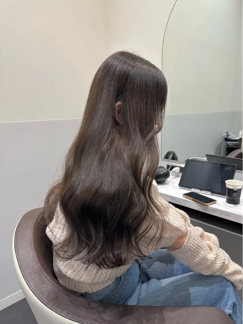 ロング カラー ブリーチ グレージュ ブリーチなしカラー オリーブグレージュ オリーブグレー カット ヘアカラー トリートメント 矢野 晃平のヘアスタイル