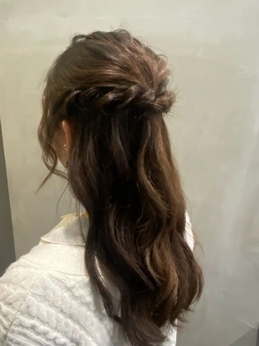 ロング ヘアアレンジ ハーフアップ yui/パーマ/ メンズカットのヘアスタイル