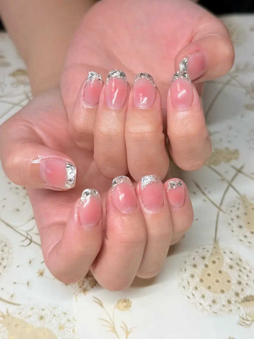 ネイル チークネイル フレンチネイル キラキラネイル ラメ(グリッター) ハンドネイル miel nailのネイルデザイン