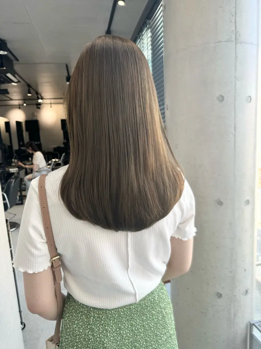 セミロング カラー パーマ ヘアアレンジ ヘアカラー 透明感/オリーブ/ グレージュ/YUKAのヘアスタイル