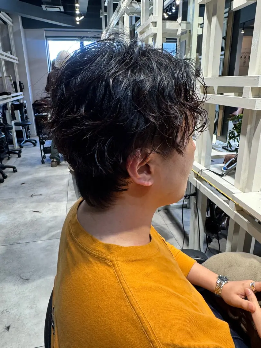 ミディアム パーマ メンズ レイヤーカット カット パーマ トリートメント 似合う髪型が 分からない方へのヘアスタイル