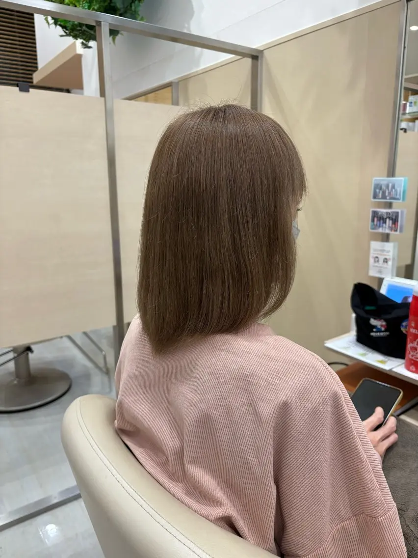 ミディアム 【アドラーブル】反町 萌のヘアスタイル