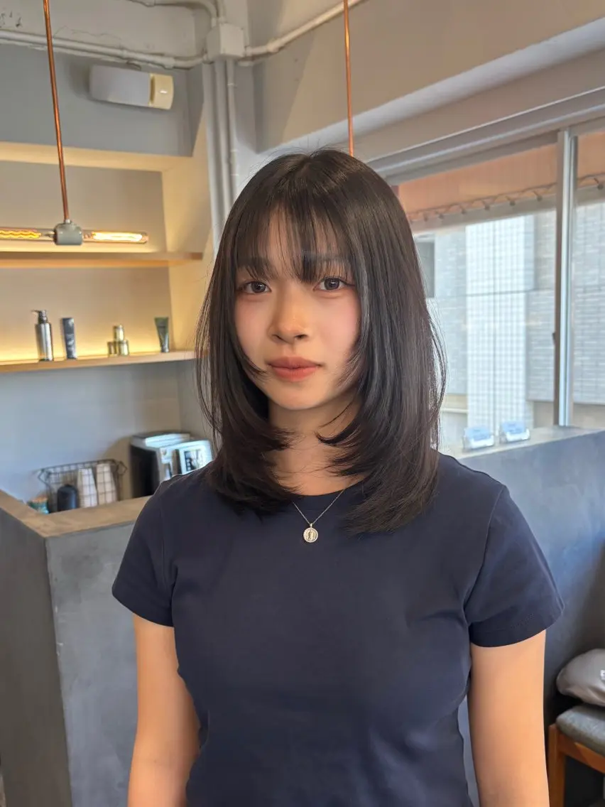 ミディアム カット 夜久 来実のヘアスタイル