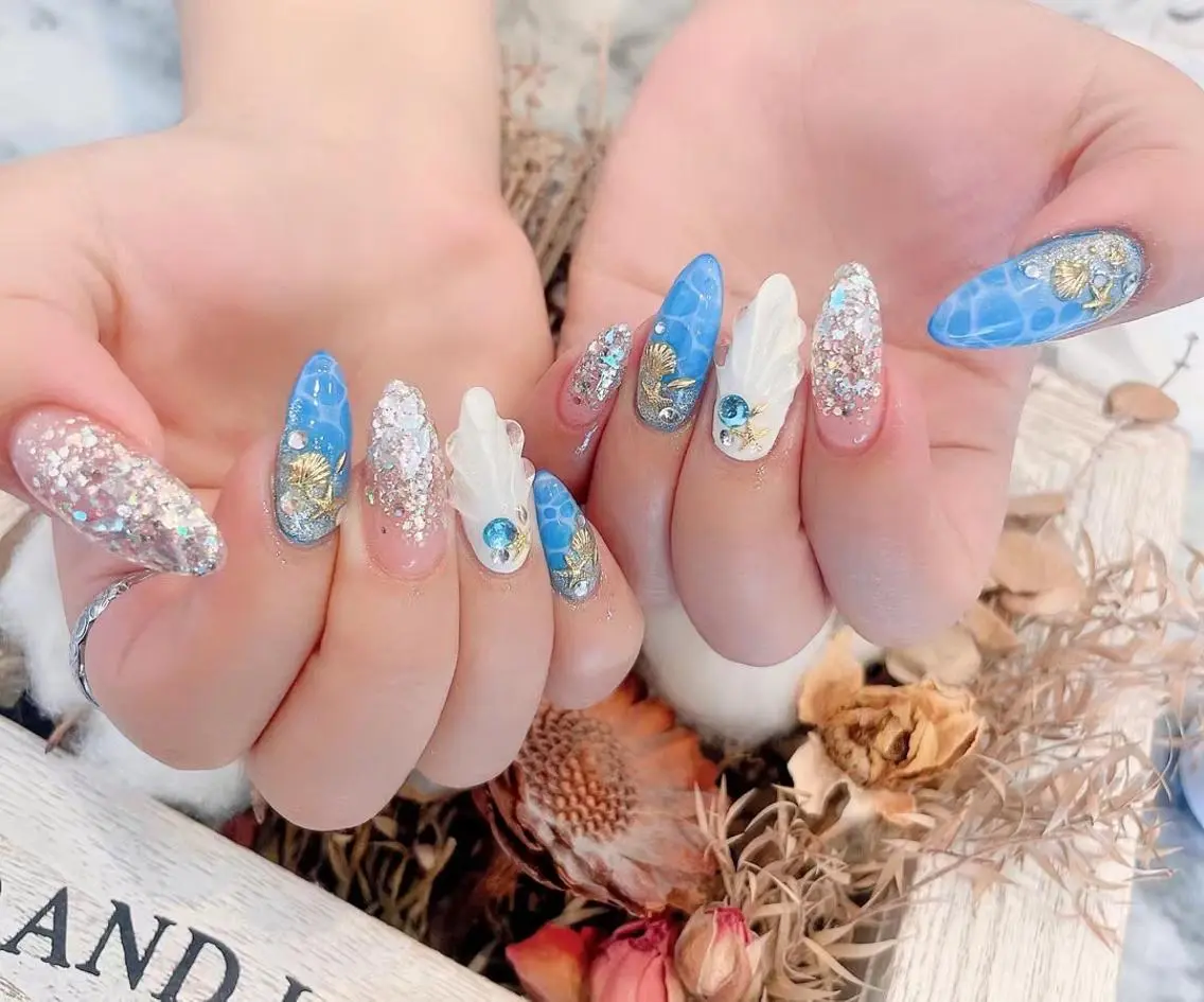 ネイル ブルー ラメ(グリッター) シルバー babarla Nailのネイルデザイン