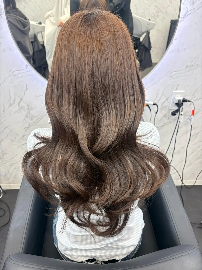 ロング カラー ベージュカラー ヘーゼル カット ヘアカラー 韓国ヘア🎀 /♡𝓝𝓸𝓪♡のヘアスタイル