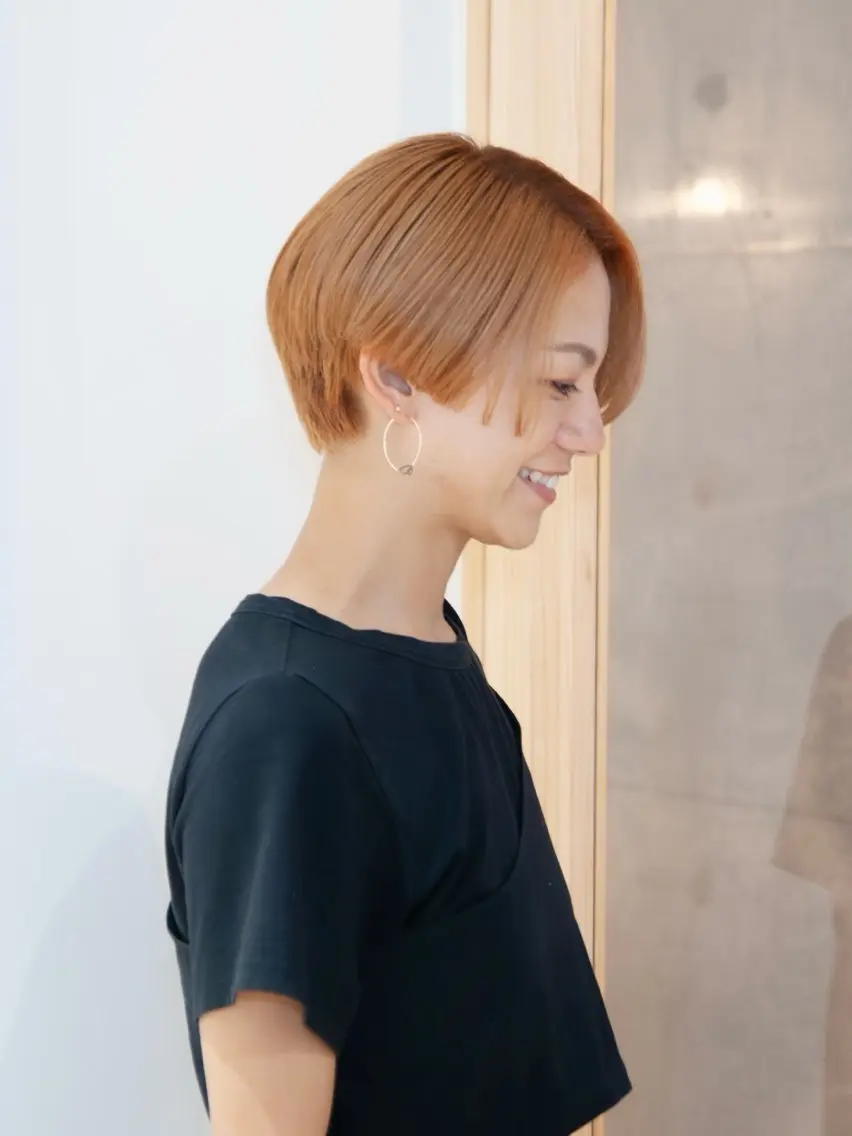ショート カラー ハンサムショート ブリーチ オレンジ ショートヘア 鈴木 綾乃のヘアスタイル